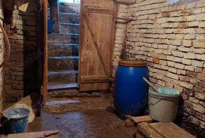 Casă cu 3 camere cu Teren 690 Mp în Central