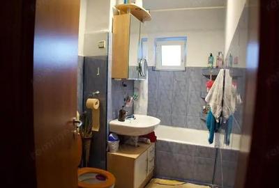 Etaj 2- 3 cam decomandat Bucovinei-Torontalului centrala proprie - 4