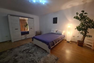 Garsonieră decomandată, mobilată în P-ța Muncii