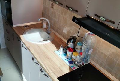 Apartament cu 3 camere semidecomandat în Central - 2