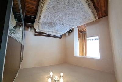 Apartament cu 4 camere decomandat în Tractorul - 1