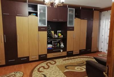 Apartament cu 3 camere decomandat, mobilat în 1 Mai - 1