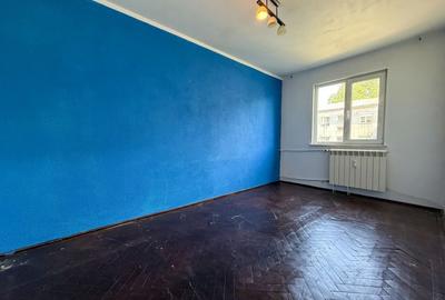 Apartament cu 3 camere semidecomandat în Km 5 - 3