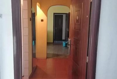 Apartament cu 3 camere semidecomandat în 1 Decembrie 1918 - 12