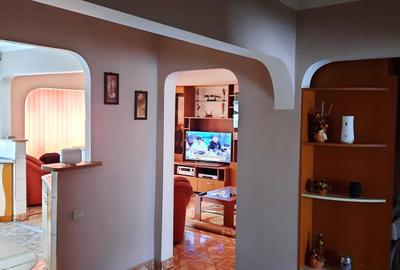 Apartament cu 4 camere decomandat în Turda - 5