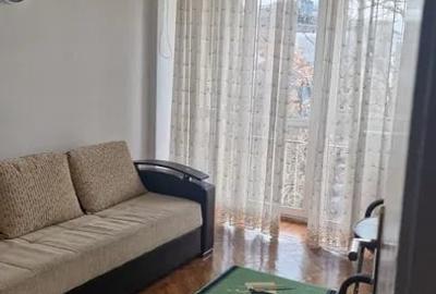 Apartament cu 2 camere decomandat, mobilat în Romană