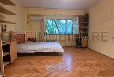 Calea Calarasilor- Decebal -Bloc mixt - 5 minute metrou P-ta Muncii - 1