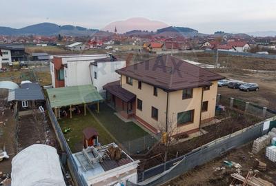 Casă cu 5 camere cu Teren 500 Mp în Sânpetru - 31