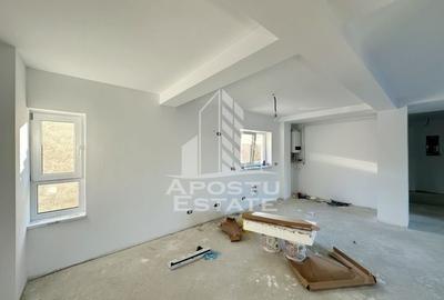 Apartament cu 3 camere semidecomandat în Mehala