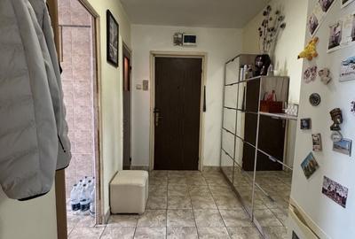 Apartament cu 3 camere semidecomandat, mobilat în Rahova - 18