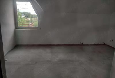 Casă cu 3 camere cu Teren 2400 Mp în Diosig - 3
