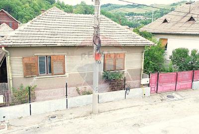 Casă cu 3 camere cu Teren 533 Mp în Central - 2