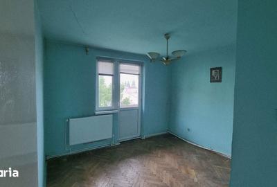 Apartament cu 3 camere decomandat în Petros - 12