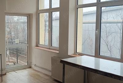 Spațiu comercial, de 34 mp, în Central - 1