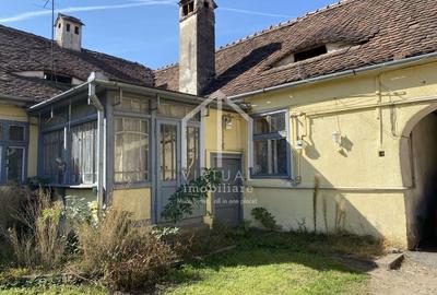 Casa de vanzare in Sibiu, cu doua apartamente - 2