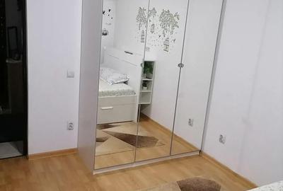 Apartament cu 3 camere decomandat în Chitila - 2