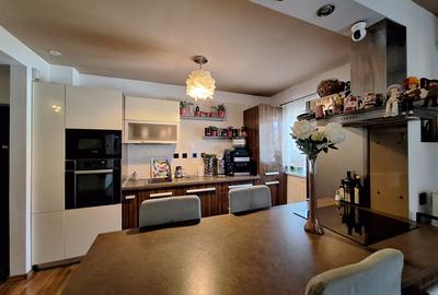Apartament cu 3 camere semidecomandat, mobilat în Florești - 2