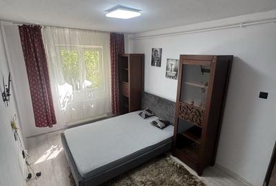 Garsonieră decomandată în Central