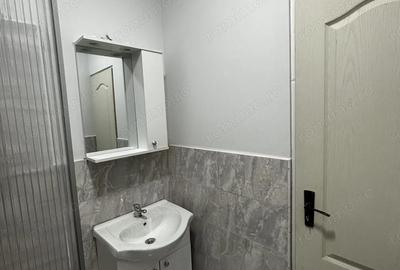 Casă cu 3 camere cu Canalizare în Central - 1