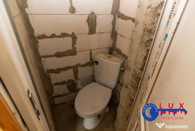 Spațiu comercial, de 40 mp, în Central - 9