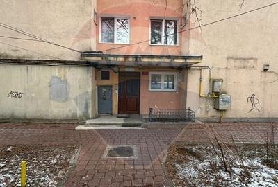 Spațiu comercial, de 42.369998931885 mp, în Policlinica - 15