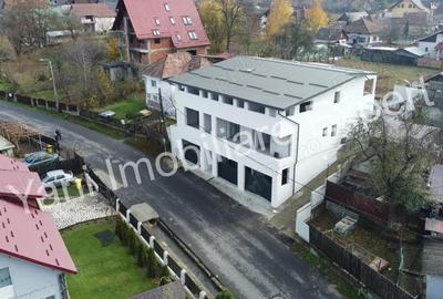 Apartament cu 3 camere în Central - 2