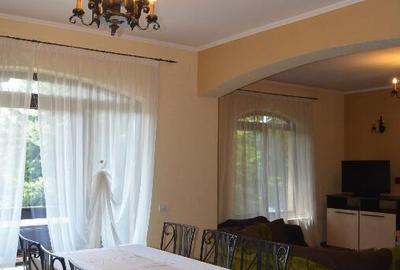 Casă cu 10 camere cu Teren 580 Mp în Poiana Țapului - 7