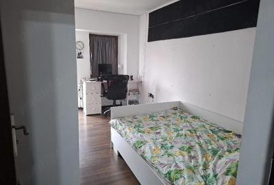 Apartament cu 3 camere decomandat în Central - 1