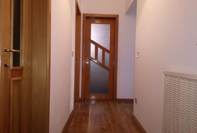 Casă individuală cu 7 camere cu Canalizare în Craiter - 18