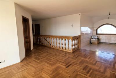 Vila/Pensiune 620mp  , teren generos 3862mp , priveliste de top , neopturata - 20