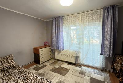 Apartament cu 4 camere decomandat în Carei - 4