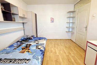 Apartament cu 3 camere decomandat, mobilat în 13 Septembrie - 29