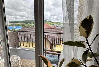 De inchiriat apartament 2 camere decomandat, modern, bloc nou vedere superba, parcare privata - 1