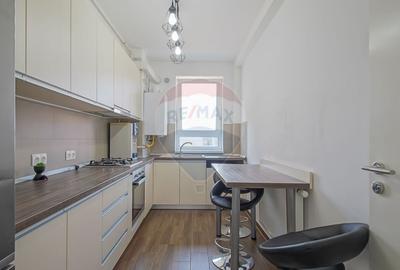 Apartament cu 2 camere decomandat, mobilat în Tractorul