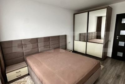 Apartament cu 3 camere, 2 bai, 74 mp, mobilat lux, zona Tractorul