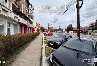 Spațiu comercial, de 43 mp, în Central - 3