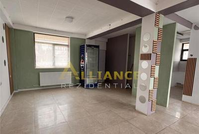 Spațiu comercial, de 60 mp, în Central - 4