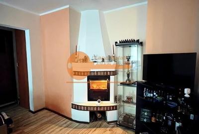 Apartament cu 3 camere semidecomandat, mobilat în Rahova