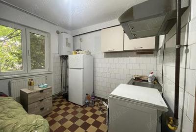 Zona AEM - Etaj 1. CENTRALA, imobil anvelopat, decomandat, NEGOCIABIL. - 2