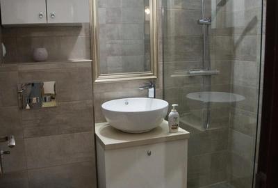 Apartament cu 3 camere semidecomandat în Central - 2