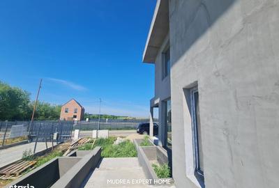 Casă cu 4 camere în Ostratu - 17