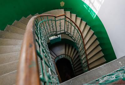 Spatiu de birouri cu vedere spre Catedrala, in Palatul Marschall - 0% - 23