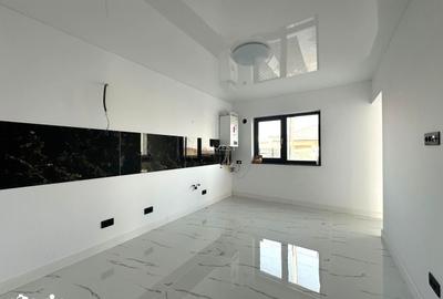 Casă cu 4 camere cu Teren 300 Mp în Rediu - 11