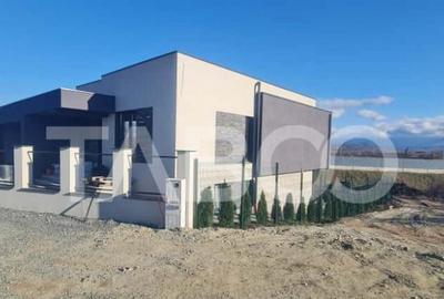 Casa individuala spatioasa Selimbar - pret excelent - 9