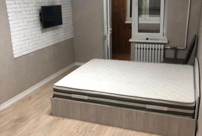 Garsonieră în Titan - 2