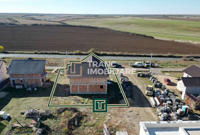 Casă cu 5 camere cu Teren 500 Mp în Aluniș - 3