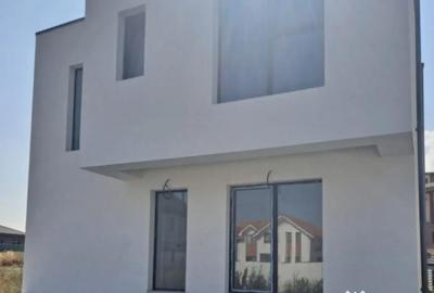 Casă cu 4 camere cu Teren 300 Mp în Lazu - 11