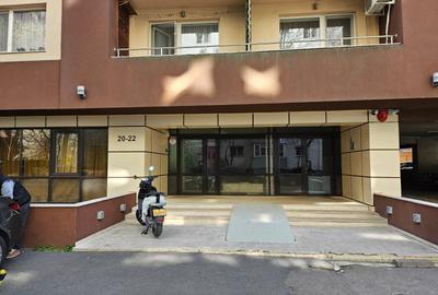 Birou, 230 mp în Dristor