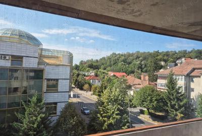 Apartament de Inchiriat.