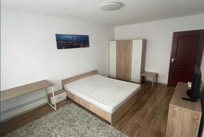 Garsonieră decomandată, mobilată în Titan